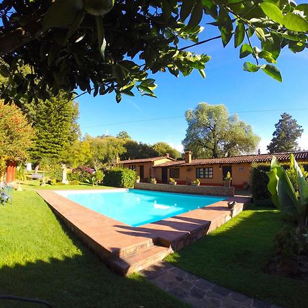 Villa Patzcuaro Garden Hotel Buitenkant foto
