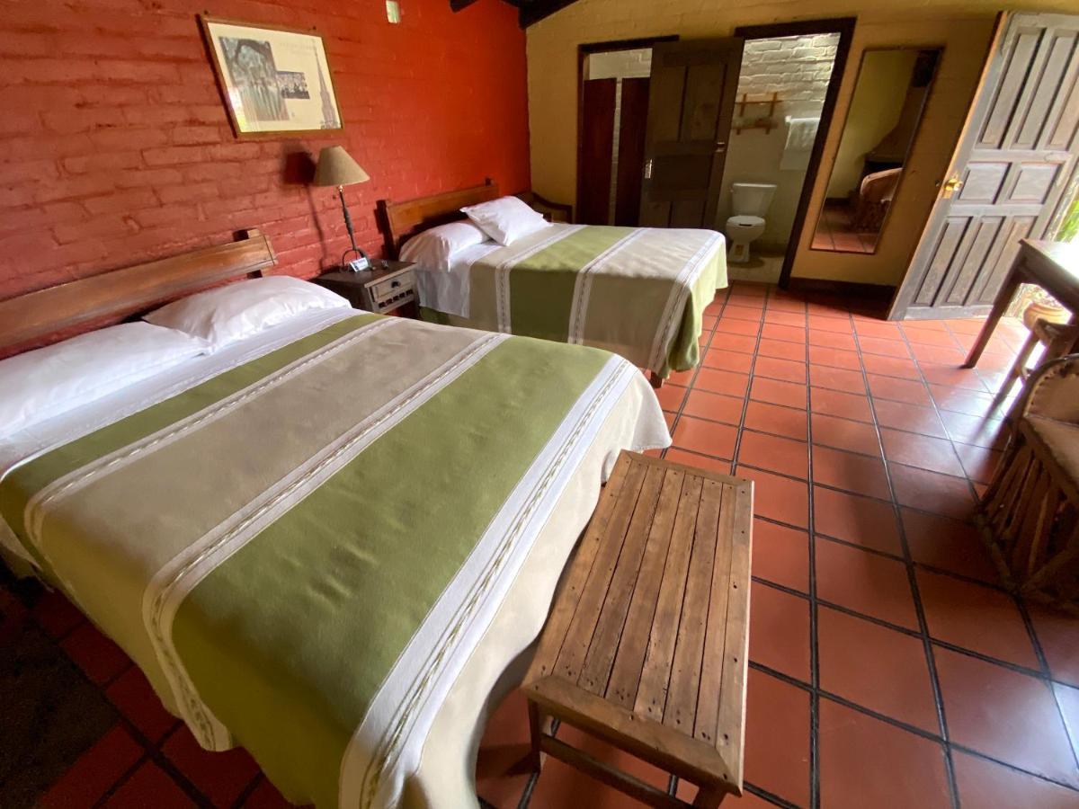 Villa Patzcuaro Garden Hotel Buitenkant foto