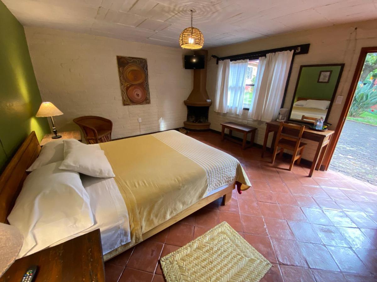 Villa Patzcuaro Garden Hotel Buitenkant foto