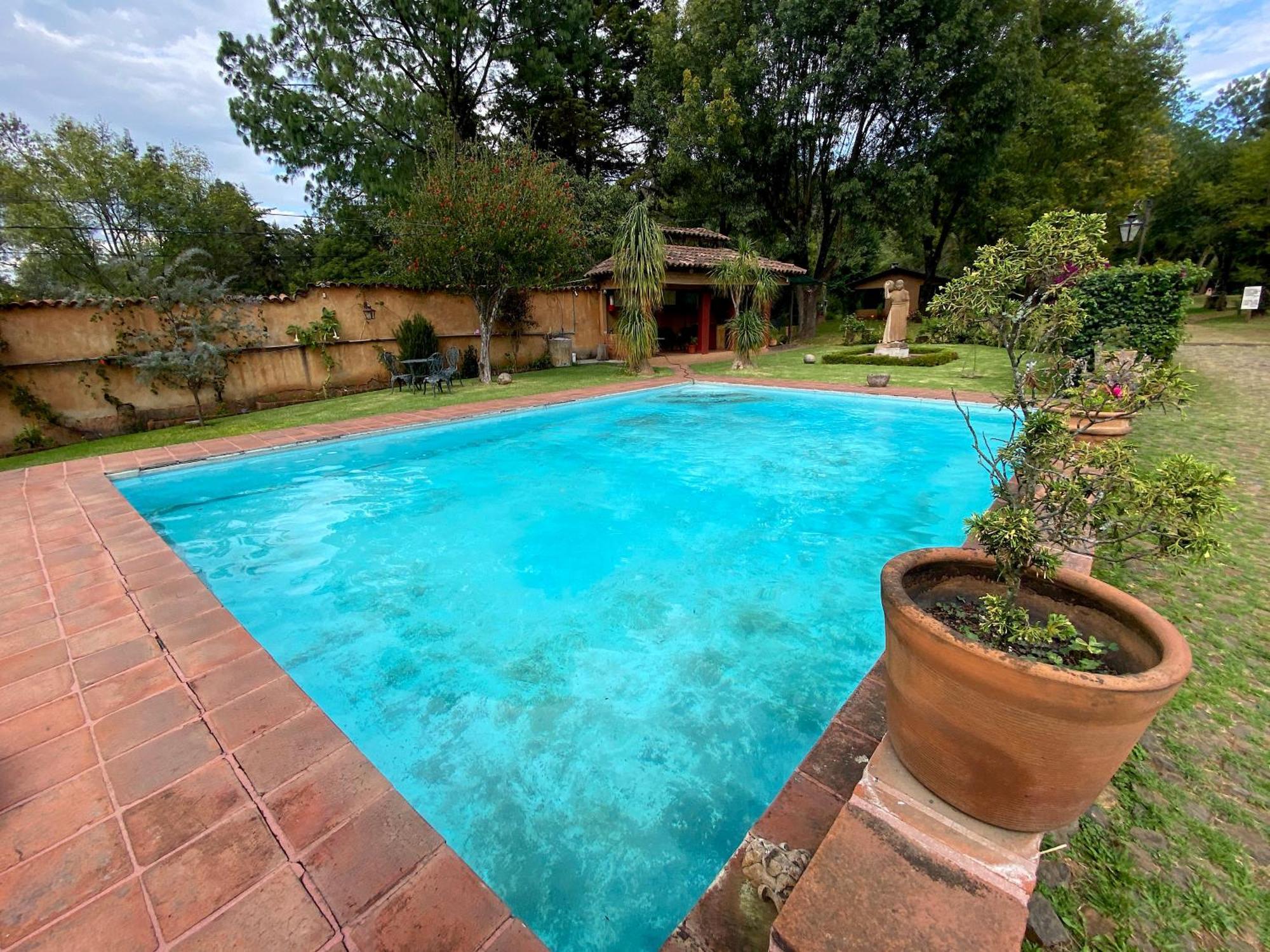 Villa Patzcuaro Garden Hotel Buitenkant foto